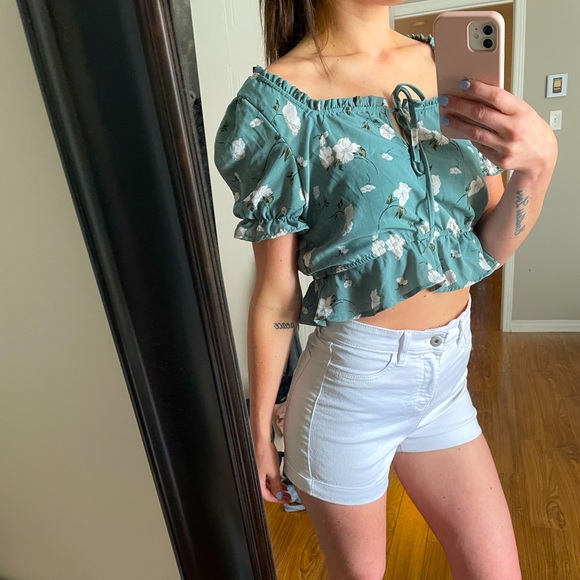 Crop top - Picture 1 of 2